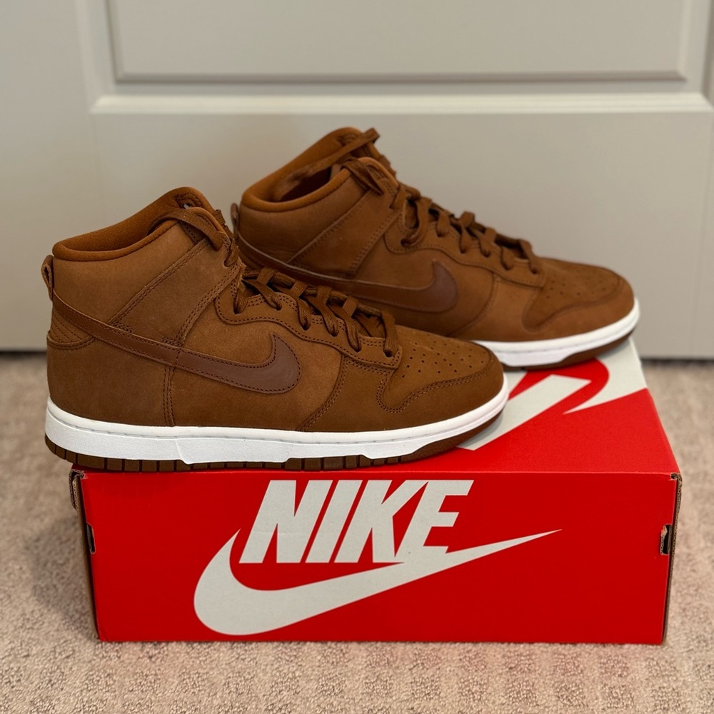 NWT Nike Dunk High Premium Size 8.5